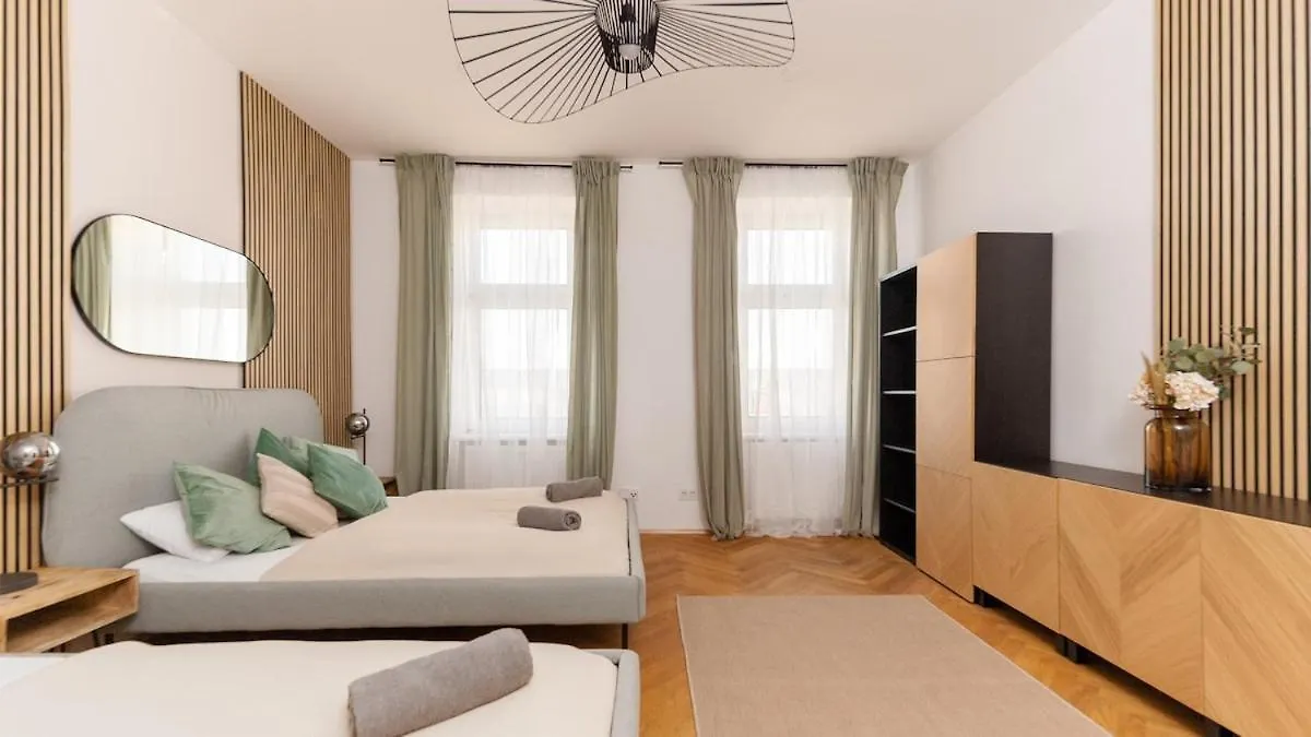 16 Guests I 4BR I Near Danube I 5 Min to U1 Apartment Vienna