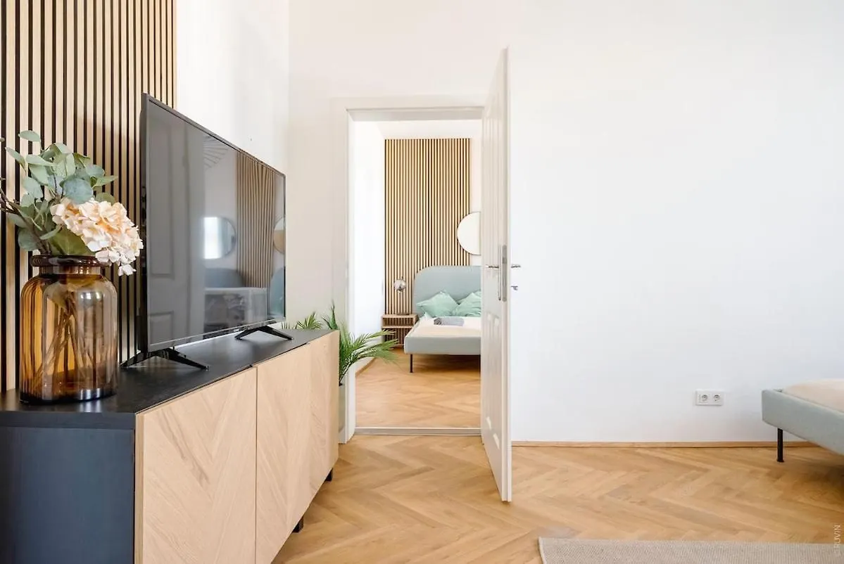 16 Guests I 4BR I Near Danube I 5 Min to U1 Apartment Vienna Austria