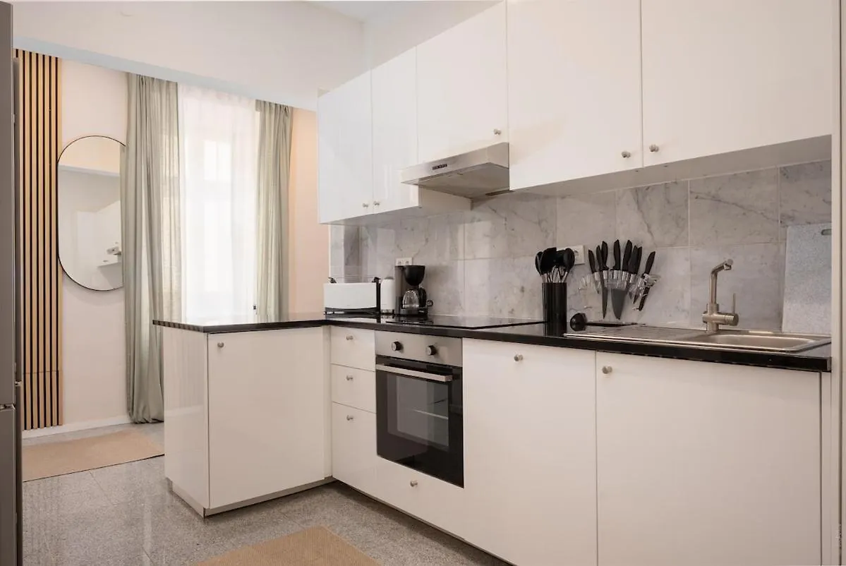 16 Guests I 4BR I Near Danube I 5 Min to U1 Apartment Vienna