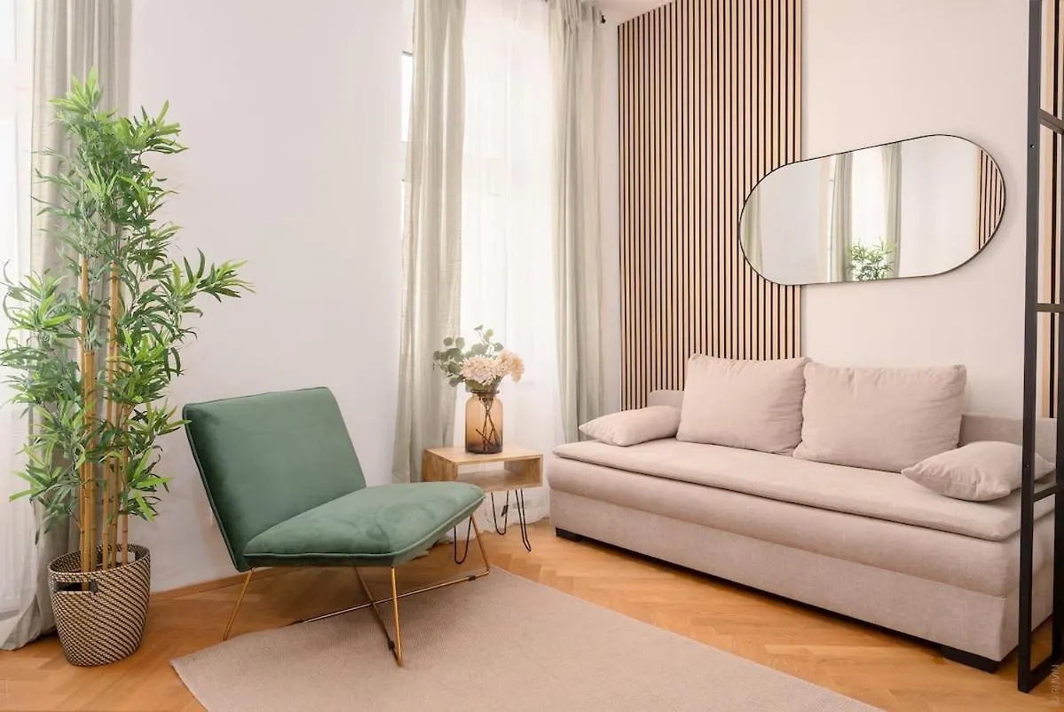 16 Guests I 4BR I Near Danube I 5 Min to U1 Apartment Vienna